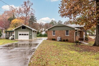 200 Westridge Dr in Raleigh, NC - Building Photo - Building Photo