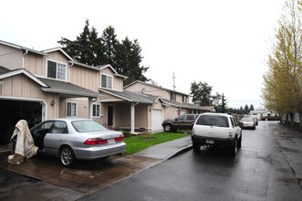 4194 Sunnyview Rd NE in Salem, OR - Foto de edificio - Building Photo