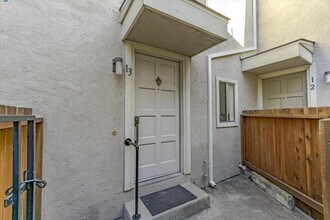 1896 San Vincente Dr in Concord, CA - Building Photo - Building Photo