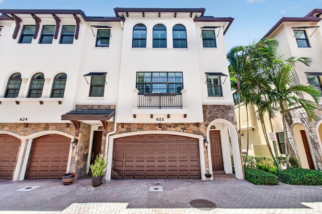 property at 622 Windward Cir S