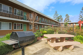 Redwoods Apartments in Hayward, CA - Building Photo - Building Photo