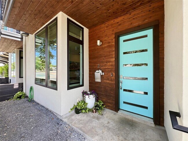 property at 2118 Brackenridge St