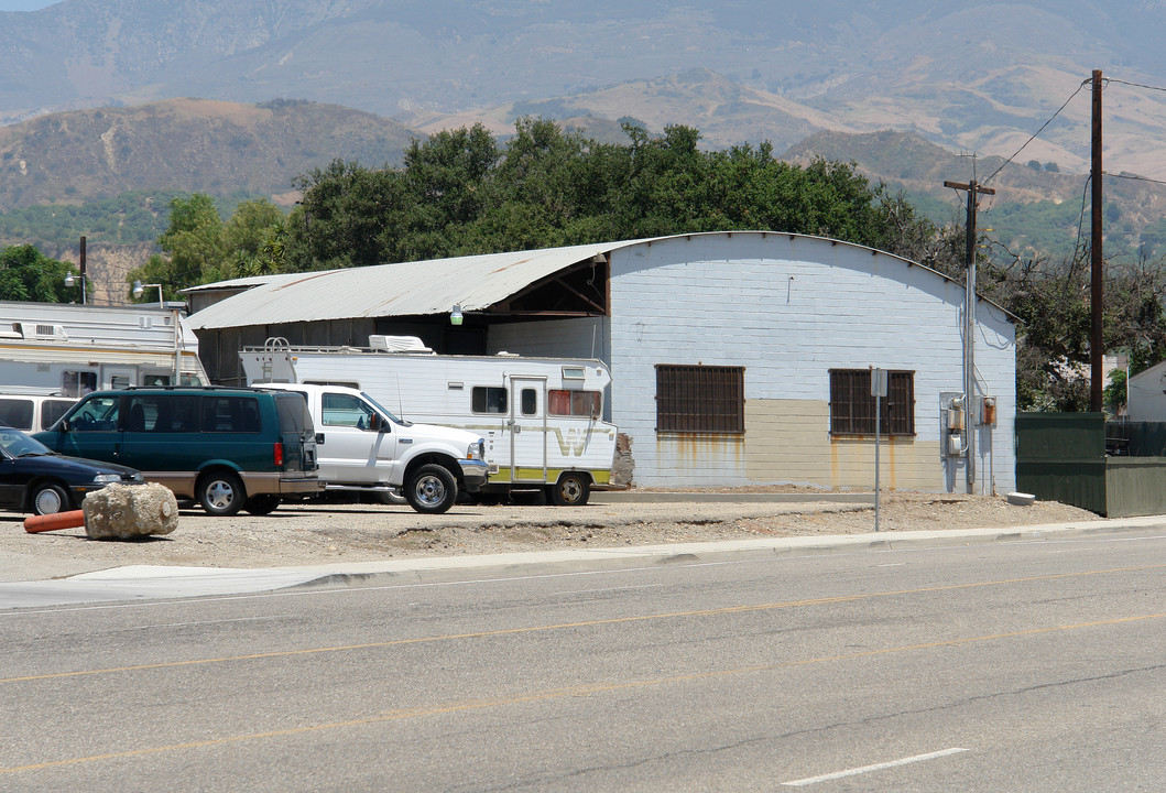 1069 E Harvard Blvd in Santa Paula, CA - Foto de edificio