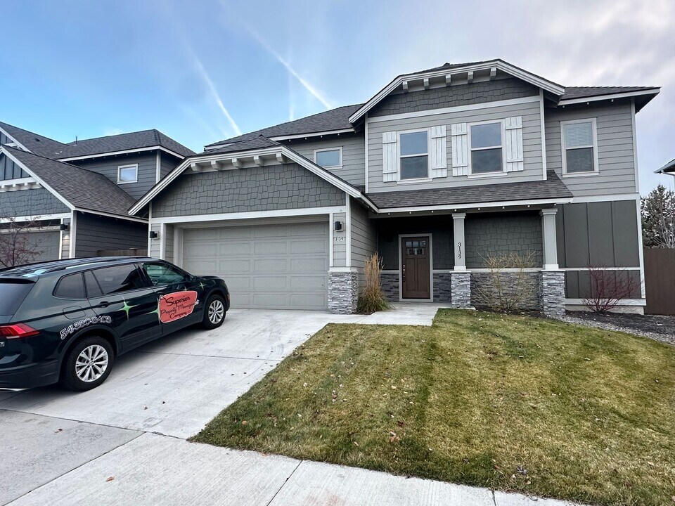 3139 NE Marea Dr in Bend, OR - Building Photo