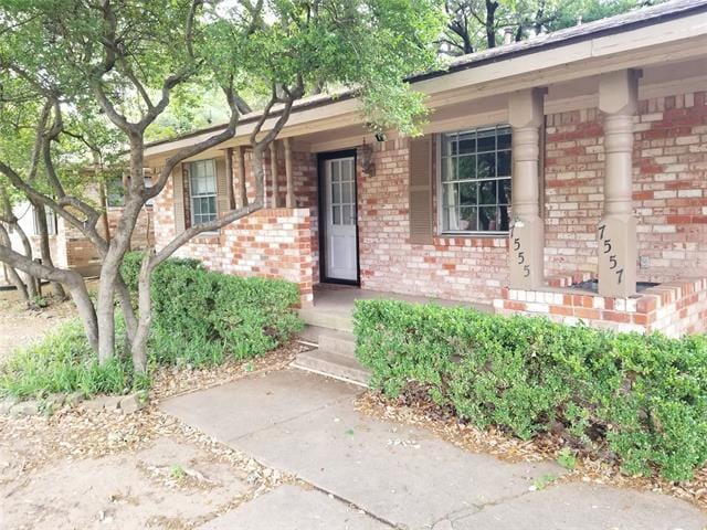 property at 7555 Brentcove Cir