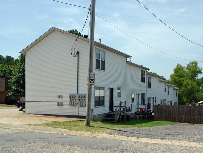 Hillcrest Apartments in Benton, AR - Building Photo - Building Photo