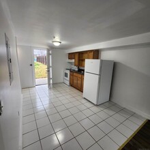 5 Manila Ave in Hamden, CT - Building Photo - Building Photo