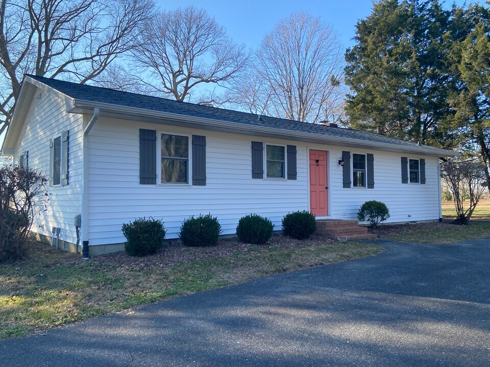 27049 Presquile Rd in Easton, MD - Building Photo