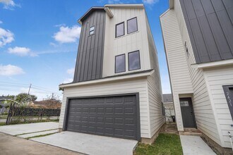 2419 Rosewood St in Houston, TX - Building Photo - Building Photo