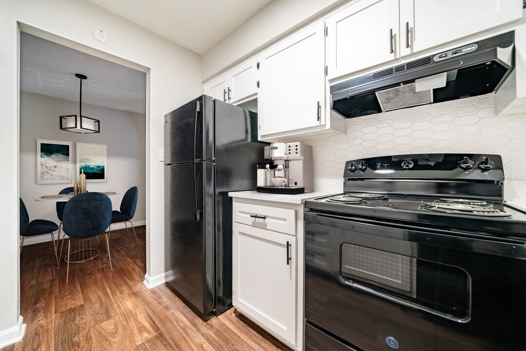 Mountain Place in Stone Mountain, GA - Building Photo
