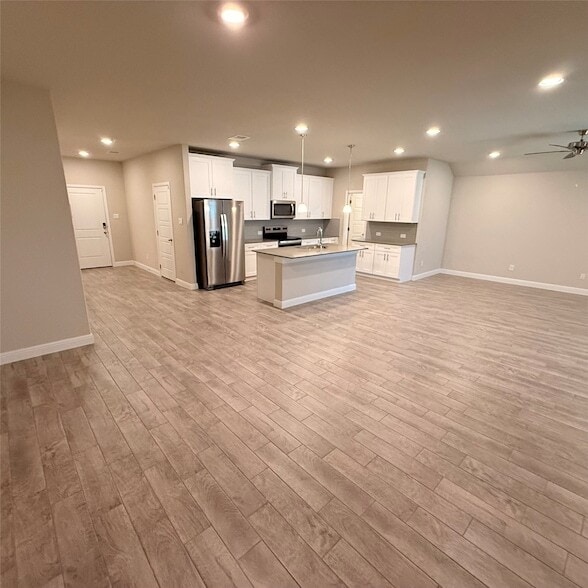 1332 Honey Crk Dr in Desoto, TX - Foto de edificio - Building Photo