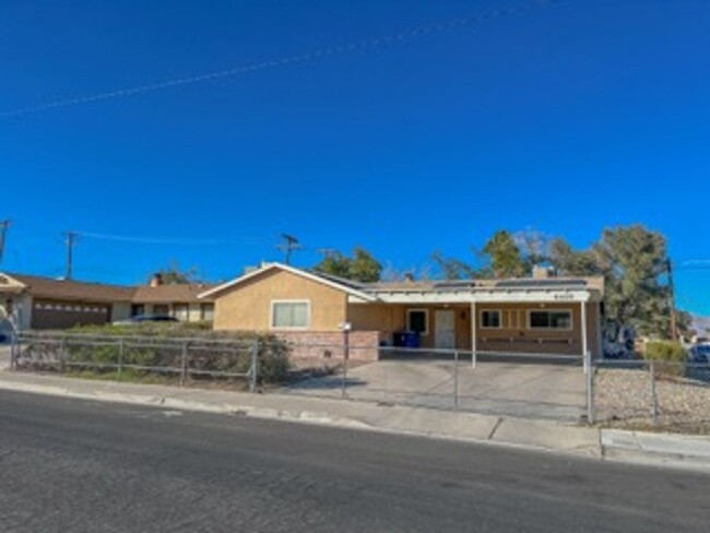 6408 Aberdeen Ln in Las Vegas, NV - Building Photo - Building Photo