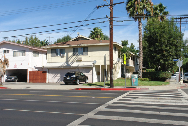 5201 Cedros Ave in Sherman Oaks, CA - Building Photo - Building Photo