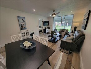 200 Forest Lakes Blvd in Naples, FL - Building Photo - Building Photo