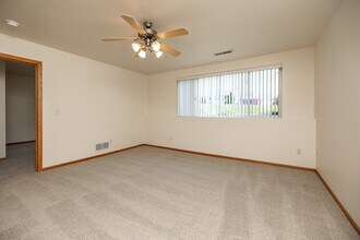 Woodridge Estates in Coralville, IA - Building Photo - Interior Photo