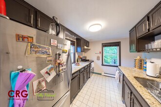 11 Beecher Ter, Unit 2 in Newton, MA - Building Photo - Building Photo
