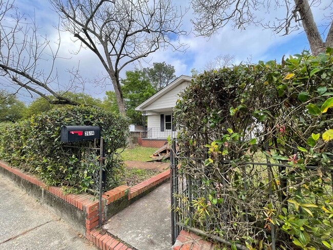 2614 Woodlawn Ave in North Charleston, SC - Building Photo - Building Photo