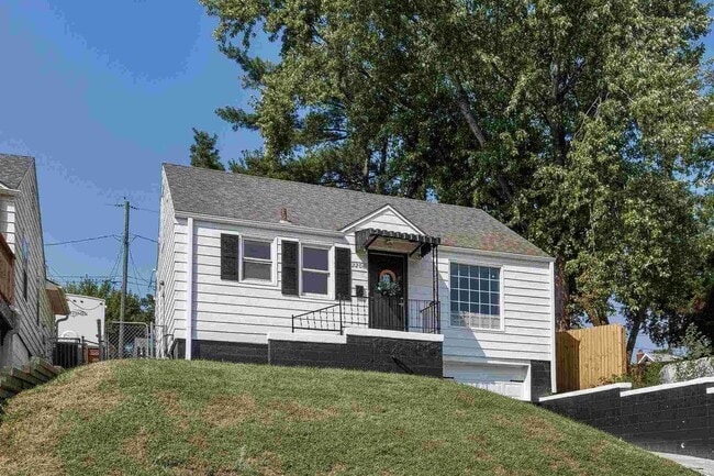 2208 N 60th St in Omaha, NE - Building Photo - Building Photo