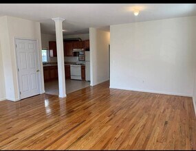 15 Hunter Ave in Staten Island, NY - Building Photo - Building Photo