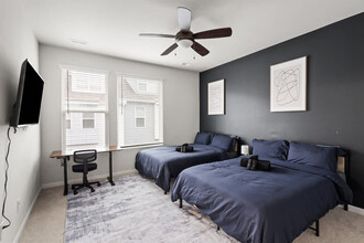 2037 Statesville Ave in Charlotte, NC - Building Photo - Building Photo