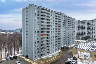 40 Tuxedo Court in Toronto, ON - Building Photo - Building Photo