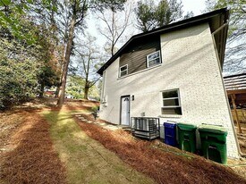 2371 Cresta Dr, Unit 2371 Lower in Decatur, GA - Building Photo