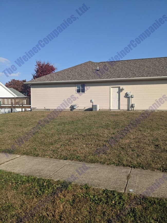 201 Red Bud Ct in Mahomet, IL - Building Photo - Building Photo
