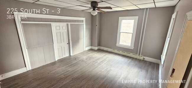 225 South St in Lehighton, PA - Foto de edificio - Building Photo