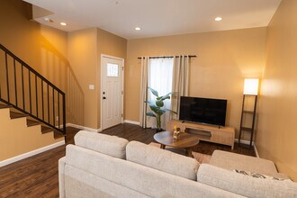 938 S Bernal Ave in Los Angeles, CA - Building Photo - Building Photo