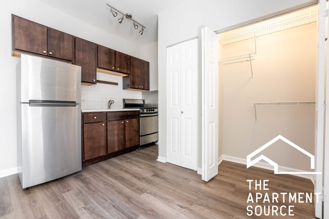 1621 N Humboldt Blvd, Unit 4c