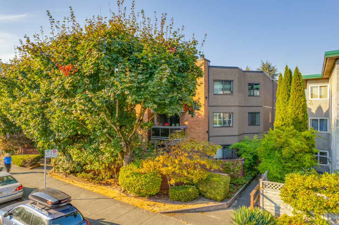 Oak West in Vancouver, BC - Building Photo