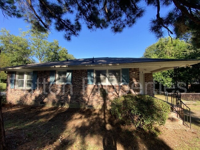 property at 221 S Lucas St