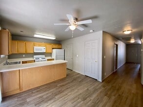 76 E Center St in La Verkin, UT - Building Photo - Building Photo