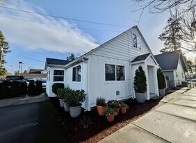 105 E Arlington St in Gladstone, OR - Building Photo