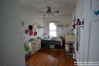 26 Haskell St, Unit 1 in Boston, MA - Foto de edificio - Building Photo