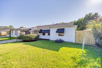 1304 Pugh Dr in Galena Park, TX - Foto de edificio - Building Photo