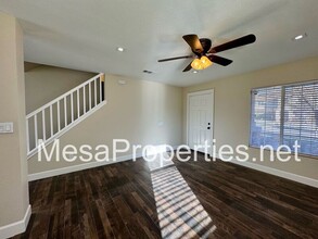 14027 Zircon St in Hesperia, CA - Building Photo - Building Photo