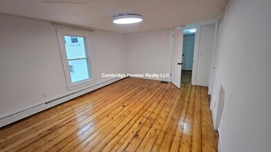 7 Wyatt St in Somerville, MA - Foto de edificio - Building Photo