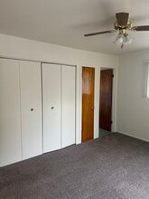 Royal Park Apartments in Taylor, MI - Building Photo - Building Photo