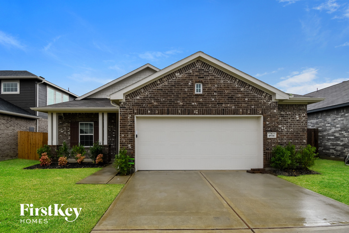 4614 Painted Bunting Ln in Baytown, TX - Building Photo