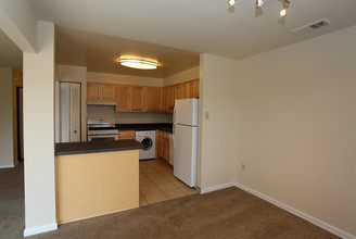 Summerlyn Apartments in Laurel, MD - Building Photo - Interior Photo