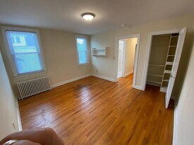 31 Oakland St in Red Bank, NJ - Building Photo