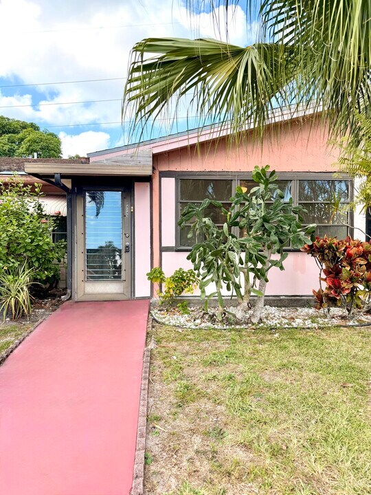 14349 Campanelli Dr in Delray Beach, FL - Building Photo