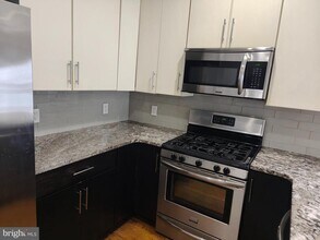 1105 Mt Vernon St in Philadelphia, PA - Foto de edificio - Building Photo