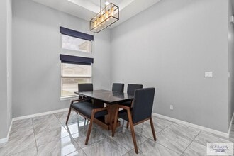 9388 N Queen Palm in Los Fresnos, TX - Building Photo - Building Photo