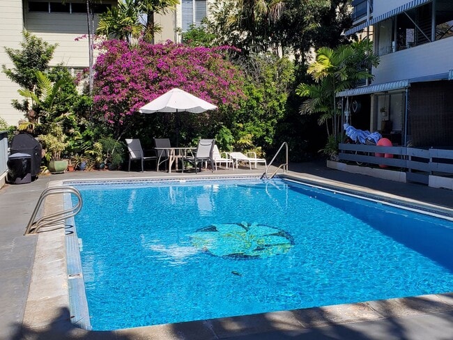 3093 Pualei Cir in Honolulu, HI - Building Photo - Building Photo