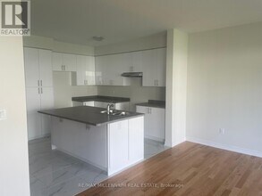 16 Tamworth Ter in Barrie, ON - Building Photo - Building Photo