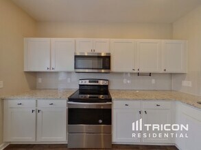 1035 Lonergan Cir in Spring Hill, TN - Building Photo - Building Photo