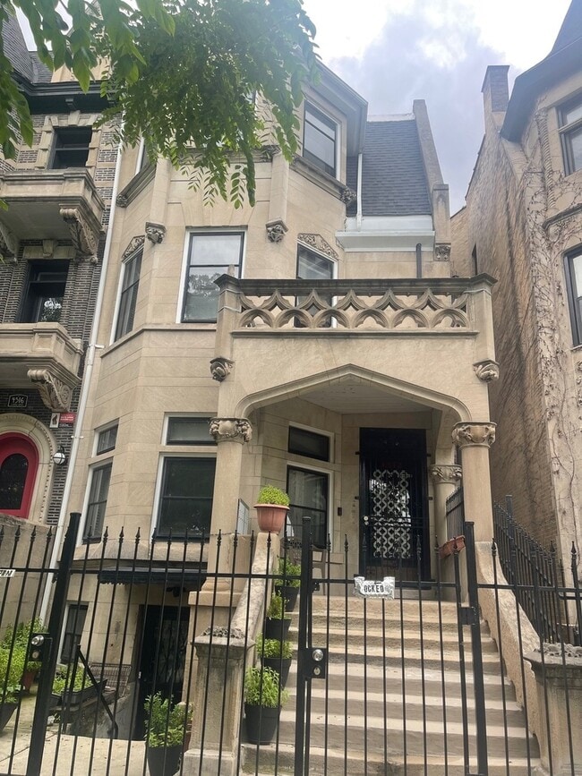property at 4512 S King Dr