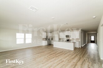 2712 La Mundial St in Seguin, TX - Building Photo - Building Photo